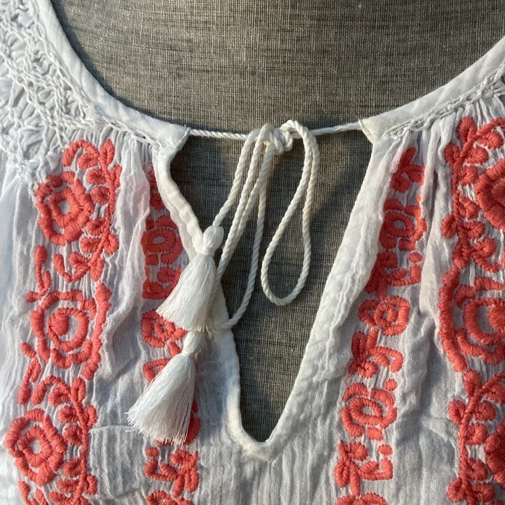 Joie white blouse with coral embroidery size M - Picture 6 of 13